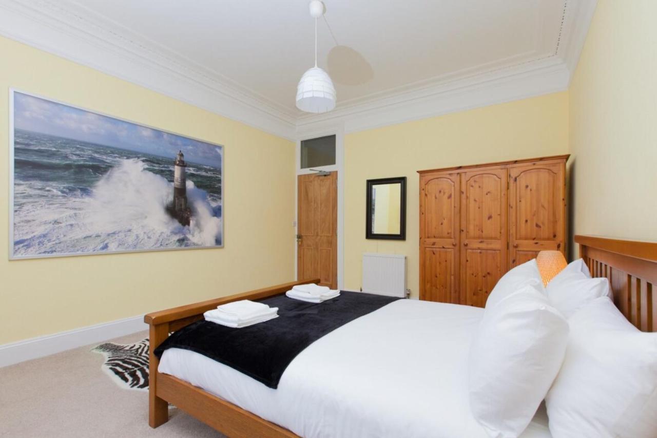 Elegant Traditional Edinburgh City Centre Flat Экстерьер фото
